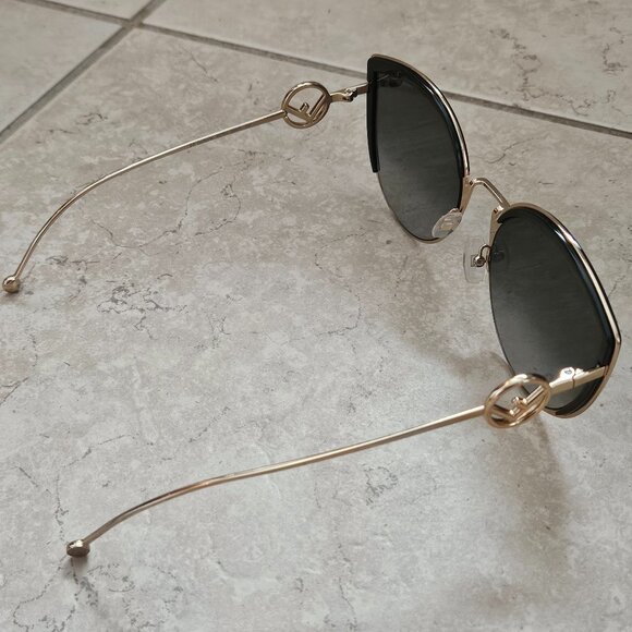 NWOT FENDI BUTTERFLY ITALY BLACK GOLD CAT EYE METAL F LOGO OVERSIZED SUNGLASSES main image 6